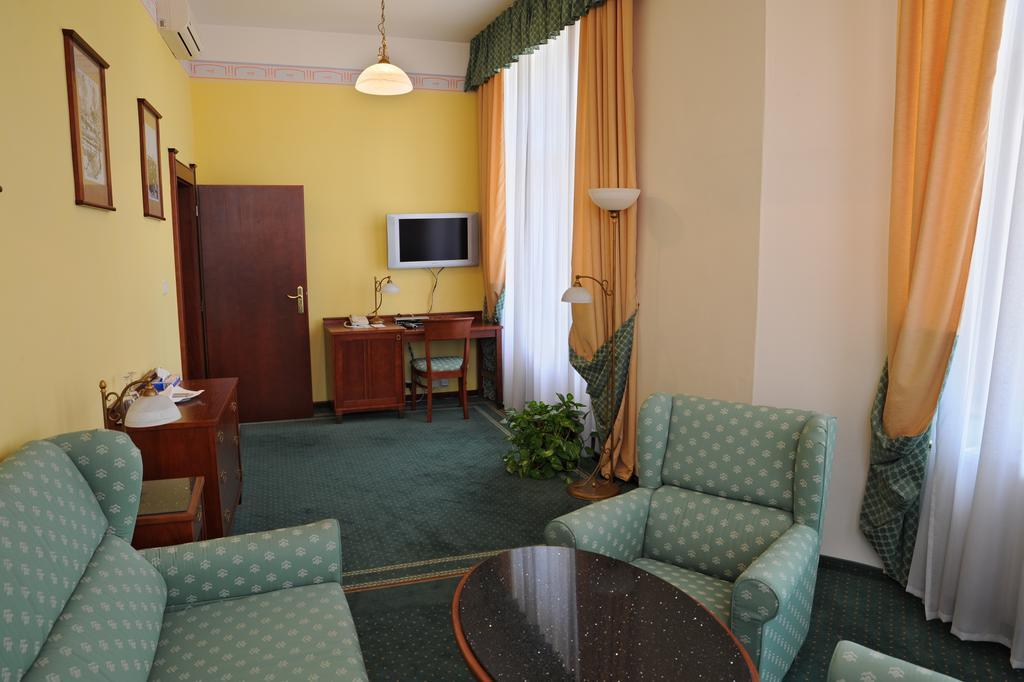 Grandhotel Garni Jihlava Exterior foto